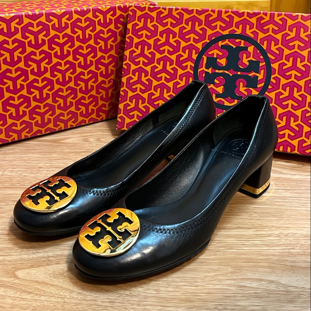 Tory Burch Basic Amy Pump - image 1